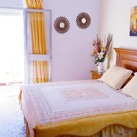 Piso Carmen Solo Familias Apartman *